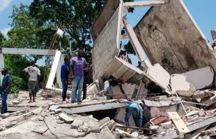 تلفات زلزله 7.2 ریشتری در هائیتی به 304 تن رسید