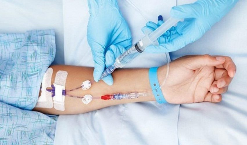 تزریق دز سوم واکسن برای بیماران سرطانی تحت شیمی‌ درمانی