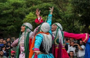 گزیده اجراهای عمومی جشنواره بین‌المللی تئاتر خیابانی مریوان