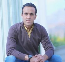 اعلام موضع جدید علی کریمی در مراسم رونمایی از برند تجاری‌اش