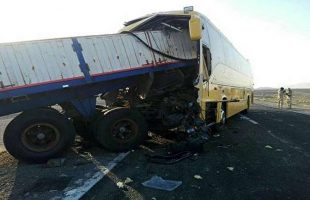 آخرین جزئیات تصادف اتوبوس کارگران با تریلی در اصفهان