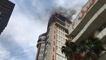 هتل صدف در شهر ساحلی محمودآباد آتش گرفت