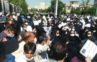 تجمع معلمان در تهران،در میدان بهارستان و در مقابل مجلس