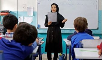 میانگین حقوق معلم‌ها حتی با اعمال رتبه‌بندی ۳۰ درصد از کارکنان دولت پایین‌تر است
