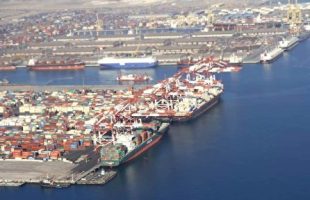 رونق صادرات و واردات در بزرگترین بندر فله ایران