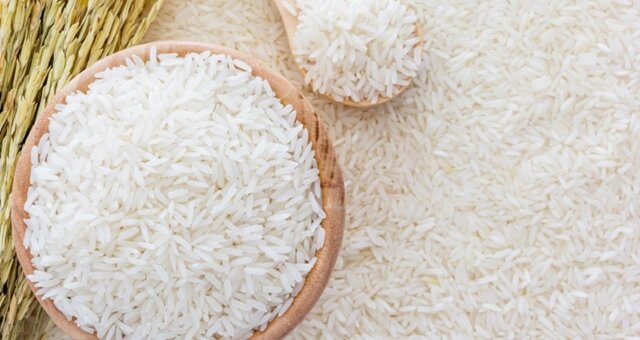آغاز عرضه برنج تنظیم بازار در فروشگاه زنجیره ای از فردا