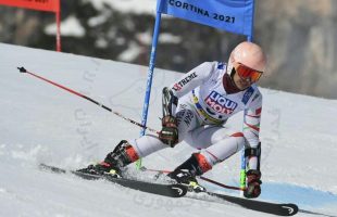 مسابقه عاطفه احمدی اسکی باز کشورمان در رقابت آلپاین المپیک زمستانی چین