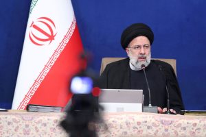 رئیسی: معطلی مردم و کارآفرینان برای کسب مجوز، مانع جدی تولید است