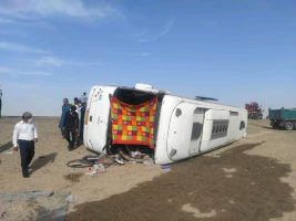 واژگونی اتوبوس در محور ایرانشهر به بزمان ۲۱ مصدوم بر جای گذاشت