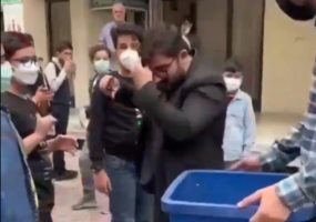 درخواست یک معلم از دانش آموزان در لرستان به شیوه ای عجیب