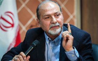 برای ۸ ماه به سرپرست سابق تیم ملی یک میلیارد پاداش داده‌اند