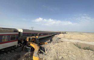 پایان عملیات امداد رسانی در محل حادثه قطار مشهد – یزد