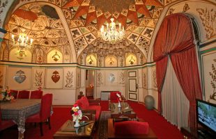 ذوق زدگی و حیرت بلاگر روسی از زیبایی هتل محل اقامتش در اصفهان