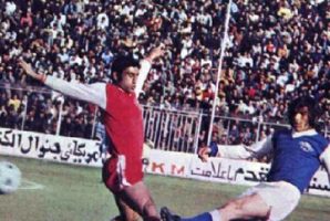 واکنش خیابانی به انتقاد پیشکسوتان استقلال از او پس از ادعای دوپینگ بازیکنان تاج