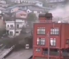 ویدیویی وحشتناک از ورود سیلاب به شهر کوهستانی آتامی ژاپن