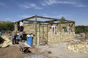 بنیاد مسکن اجازه عرضه گسترده زمین در روستاها را نمی‌دهد/ زمین‌ها را به مزایده می‌گذارند و قیمت‌ها را از زمین‌های شهری بالاتر می‌برند