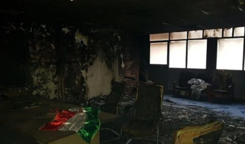 دفتر بسیج دانشجویی دانشگاه شریف در آتش سوخت