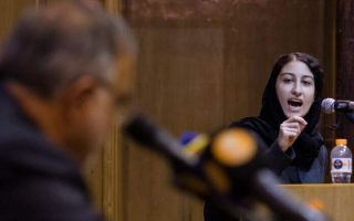 انتقاد دانشجویان از شهردار تهران : شما نماد مدیران کم‌سواد در قدرت هستید