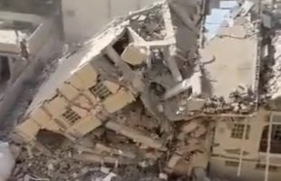تصاویری از سقوط وحشتناک ساختمانی ۴ طبقه در قطر