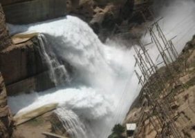 تصاویری از سرریز شدن سد دز خوزستان