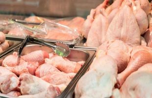 قیمت گوشت مرغِ گرم کیلویی ۷۳ هزار تومان تعیین شده است