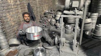 ساخت دیگ و ظروف آشپزی در پاکستان