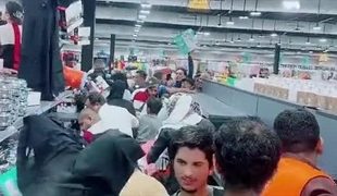 وضعیت یکی از فروشگاه‌های جده عربستان سعودی‌ بعد از حراج!