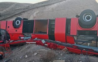 واژگونی اتوبوس در جاده بجنورد