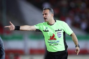 صحبت‌های اشکان خورشیدی، داور بازی پرسپولیس و هوادار