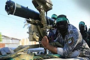 هدف قرار گرفتن خودرو نفربر اسرائیل در مرکز غزه
