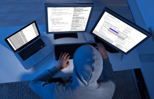 قوانین تخصصی در مورد جرایم سایبری نداریم