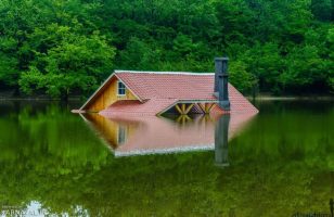 طبیعت دریاچه ی سقالکسار در گیلان زیبا