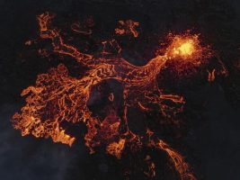 تصاویری از فوران مجدد آتش‌فشان ایسلند
