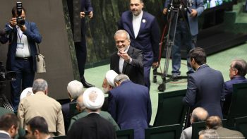 پزشکیان:به پیر و پیغمبر این وزرا حاصل تفاهم کسانی است که با هم نشستیم و مشورت کردیم.