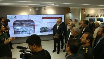 بازدید رئیس‌جمهور به‌همراه فرمانده کل سپاه از قرارگاه سازندگی خاتم‌الانبیاء
