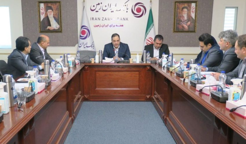 شایسته سالاری و جذب نیروی متخصص اولویت بانک ایران زمین است