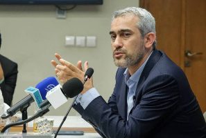 وزیر اقتصاد: برنامه‌هایی در حال اجرا داریم که بورس را به بازاری امن تبدیل می‌کند