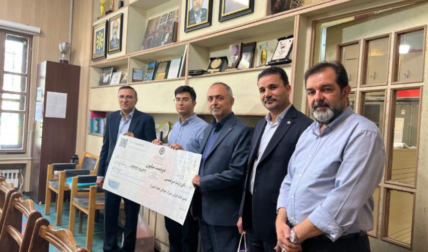 تقدیر بانک ایرانزمین از دارنده مدال المپیاد جهانی نجوم