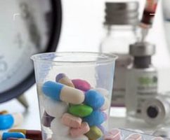 ظفرقندی وزیر بهداشت: هیچ تغییری در ارز دارو به وجود نیامده است