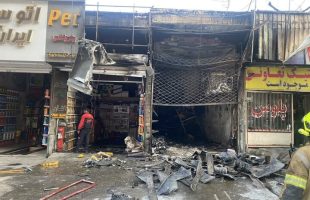 حریق یک مغازه سپرسازی در مشهد