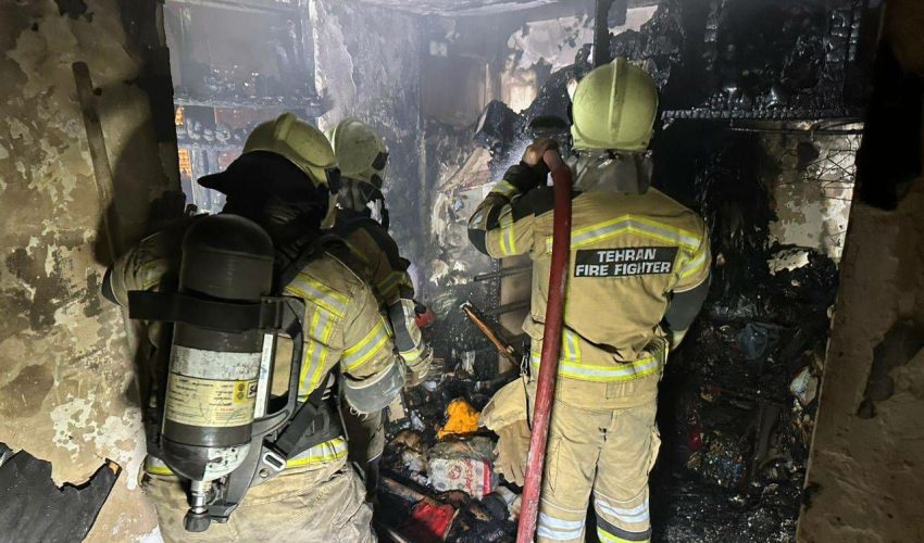 آتش سوزی مجتمع مسکونی ۵۴ واحدی در شهرک راه آهن تهران