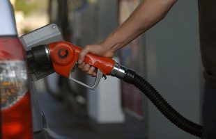 عضو کمیسیون برنامه و بودجه مجلس خبرداد؛ پیشنهاد ۵ هزارتومانی دولت برای کارت سوخت جایگاهها