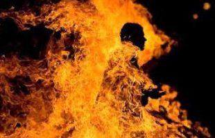 جوان اهوازی که در زیتون کارمندی اهواز اقدام به خودسوزی کرده بود، جان باخت.