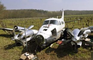 سقوط هواپیما در آمریکا ۸ کشته داشت