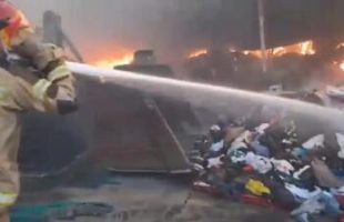 آتش‌سوزی انبار لباس در جنوب تهران