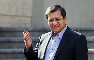 همتی به عنوان رئیس جدید بانک مرکزی: وظیفه اصلی بانک مرکزی مهار تورم و کنترل بانک‌هاست