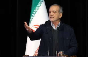 رئیس‌جمهور: برخی می‌گویند من برنامه ندارم چون دیگران را به کمک دعوت می‌کنم