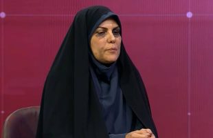 شلیک تروریست‌ها با اسلحه ساچمه‌ای به صورت خبرنگار زن