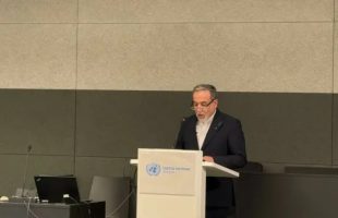 عراقچی: حق ایران برای استفاده صلح‌آمیز از انرژی هسته‌ای غیرقابل مذاکره است