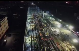 چین در  ۹ ساعت یک ایستگاه قطار کامل ساخت